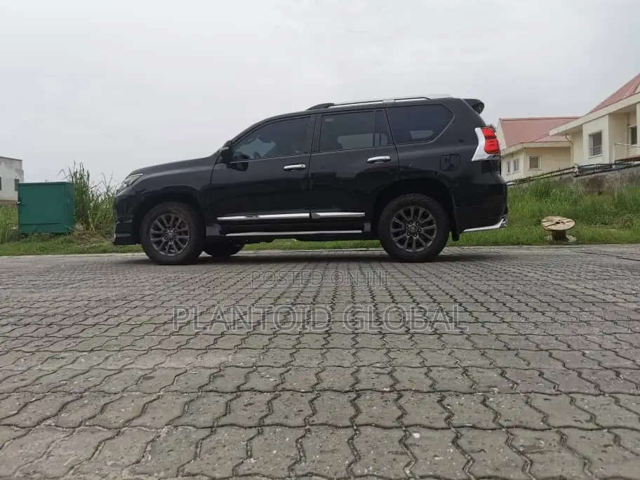 Toyota Land Cruiser Prado 2015 Black