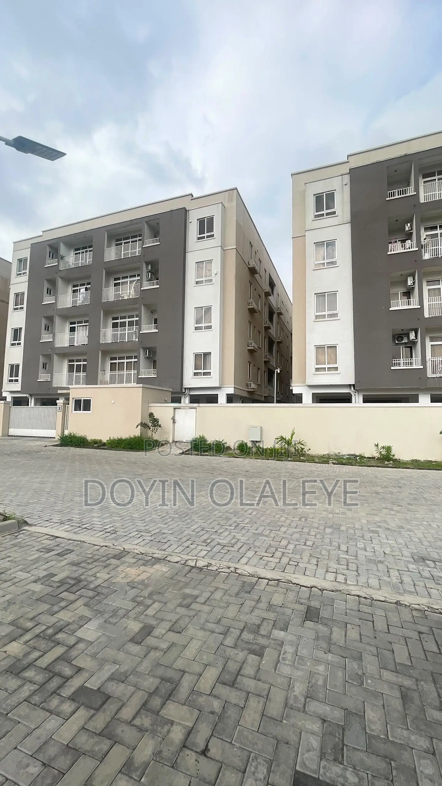 3bdrm Apartment in Osapa london for sale