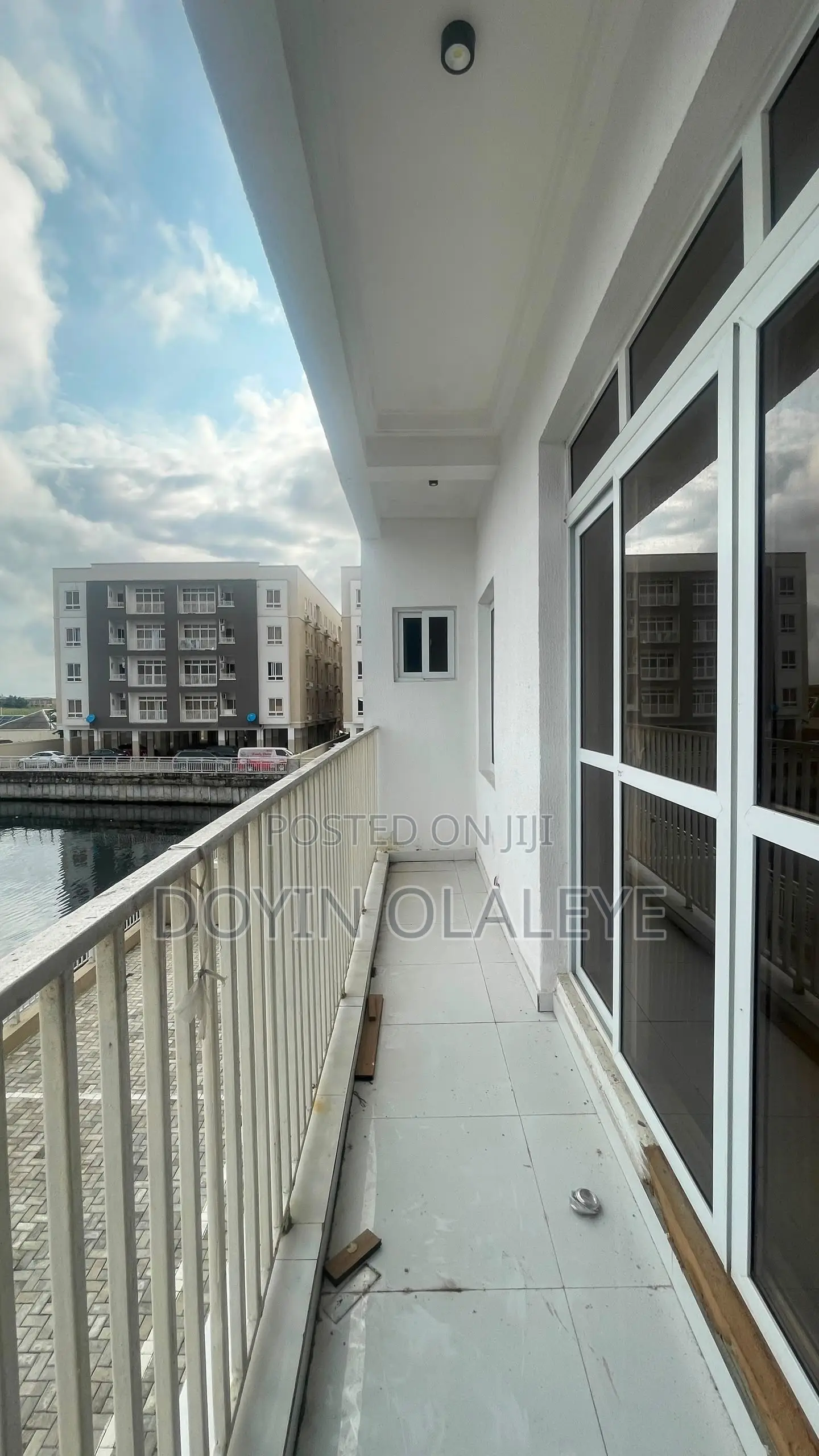 3bdrm Apartment in Osapa london for sale