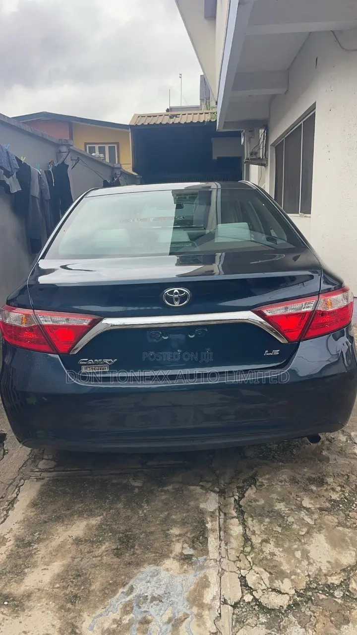 Toyota Camry LE 4dr Sedan (2.5L 4cyl 6A) 2015 Green