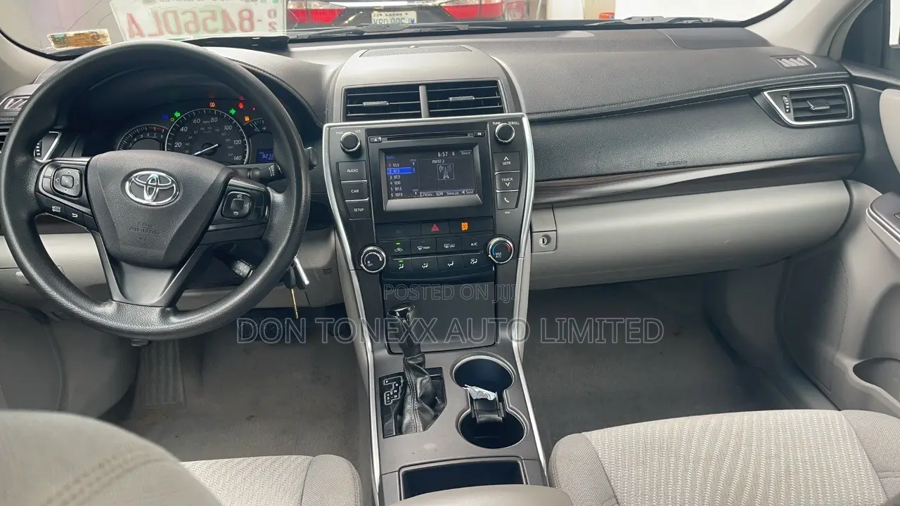 Toyota Camry LE 4dr Sedan (2.5L 4cyl 6A) 2015 Green