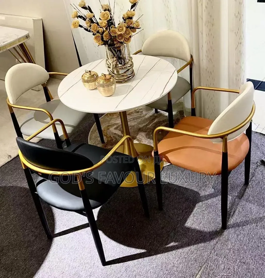 Potable Dining Retractable Table and Chairs