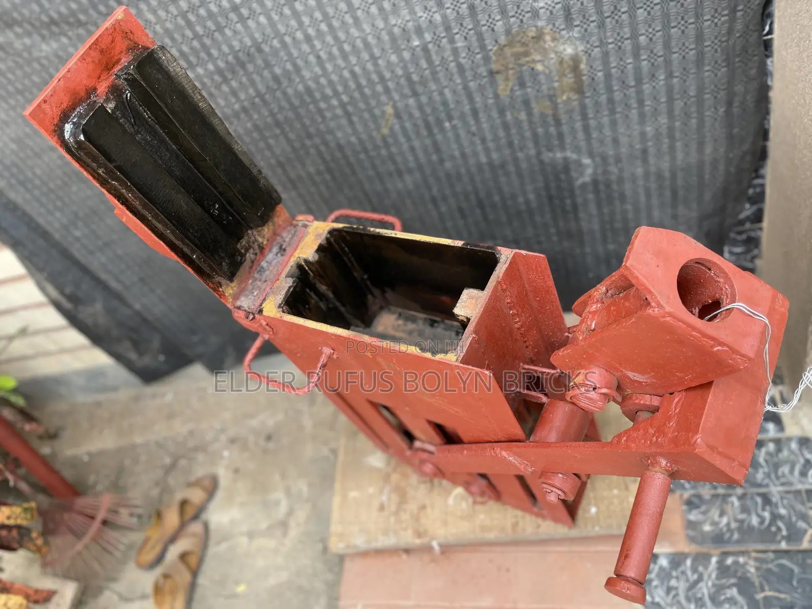 HYDRAFORM 6-Inch Dry Stack Brick Making Press