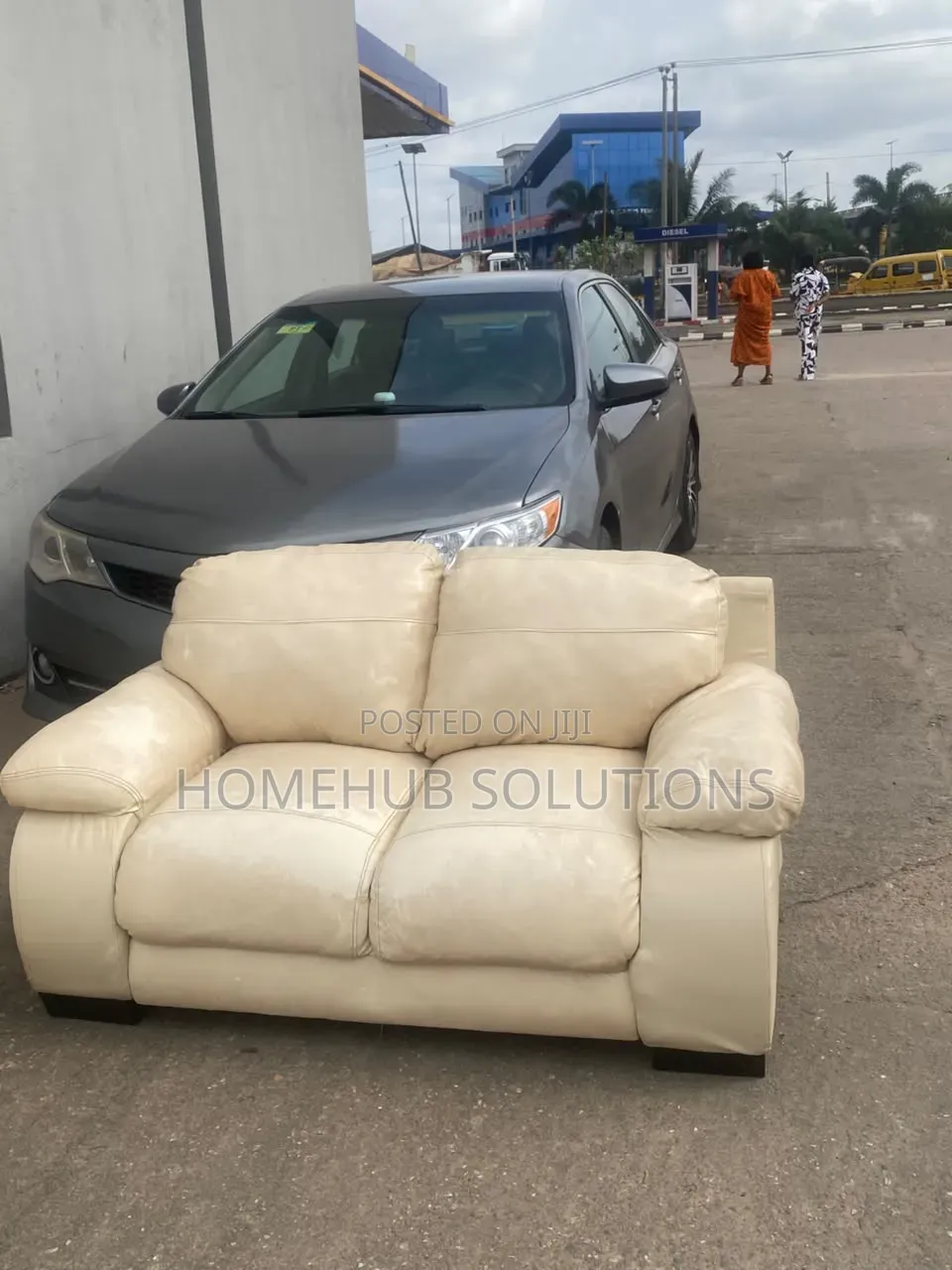 Foreign Leather Sofa Set Barely Used (3,2,1) Seaters