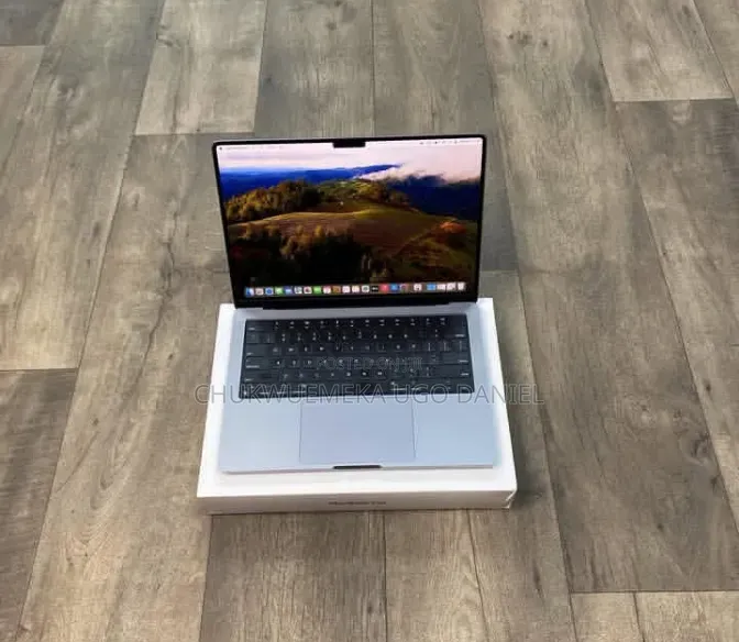 Laptop Apple MacBook Pro 2021 M1 16GB Apple M1 Pro SSD 512GB
