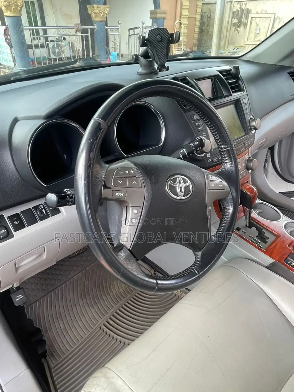 Toyota Highlander Limited 2010 White