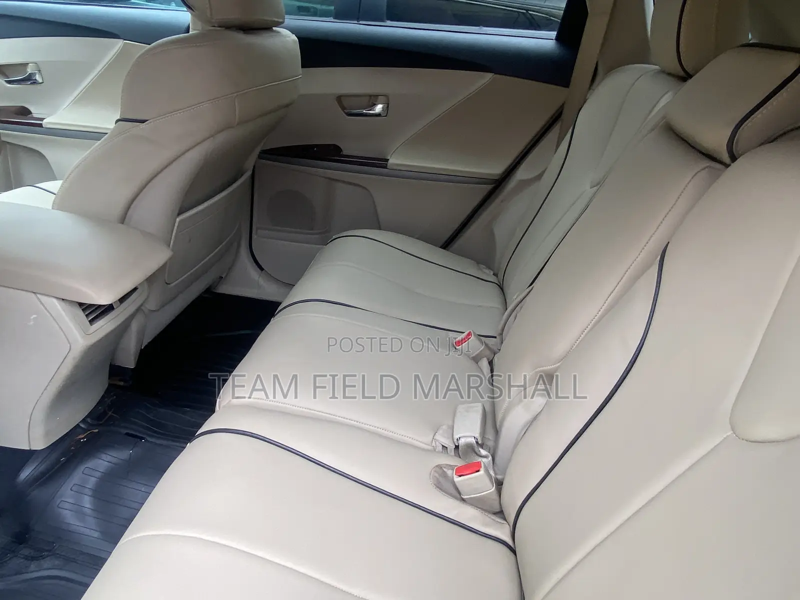 Toyota Venza LE AWD V6 2013