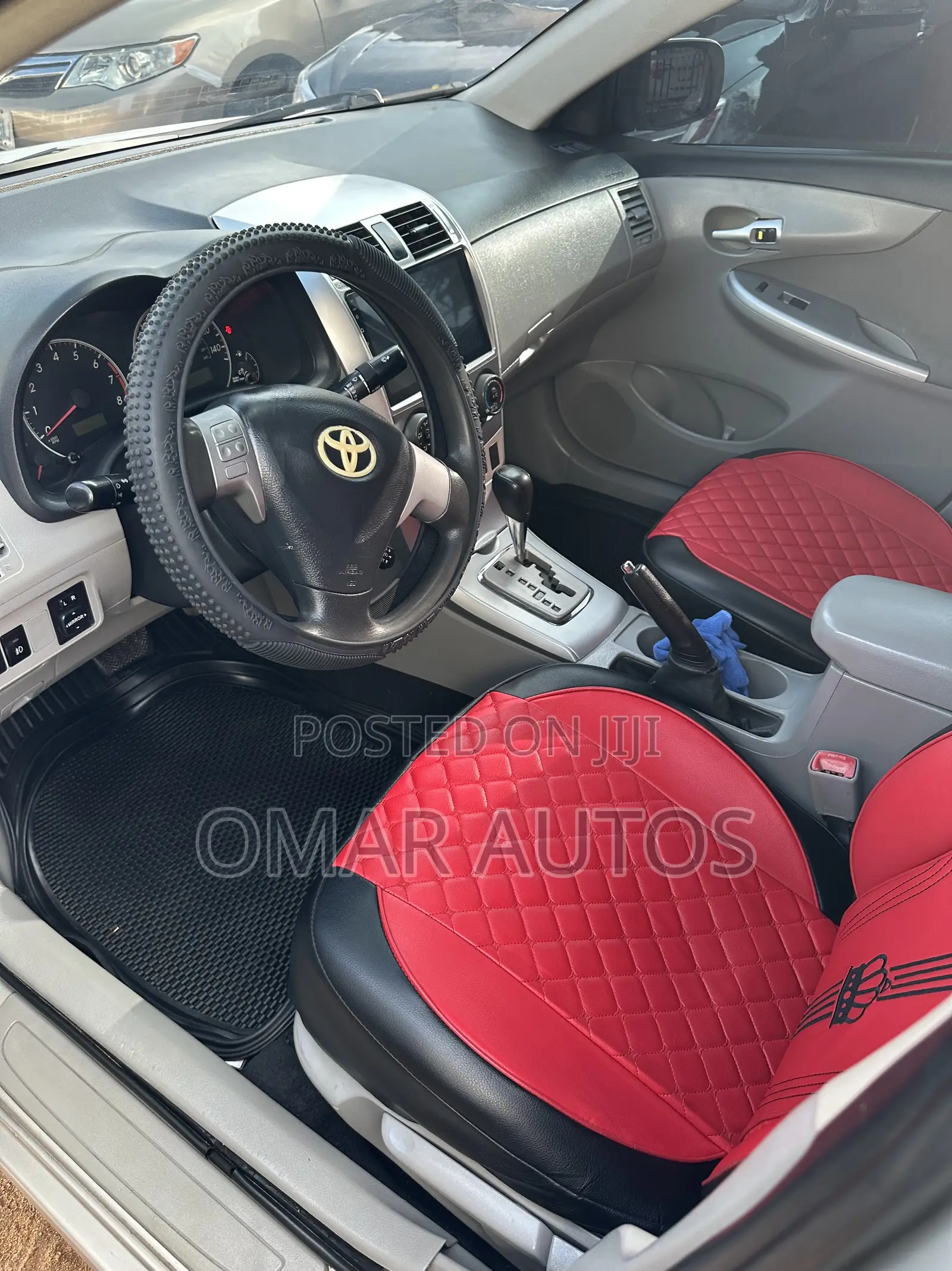 Toyota Corolla LE 4dr Sedan (1.8L 4cyl 4A) 2012 Silver