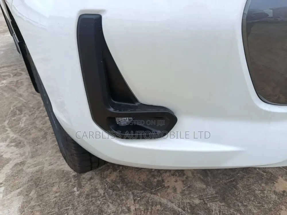 New Toyota Hilux 2025 White