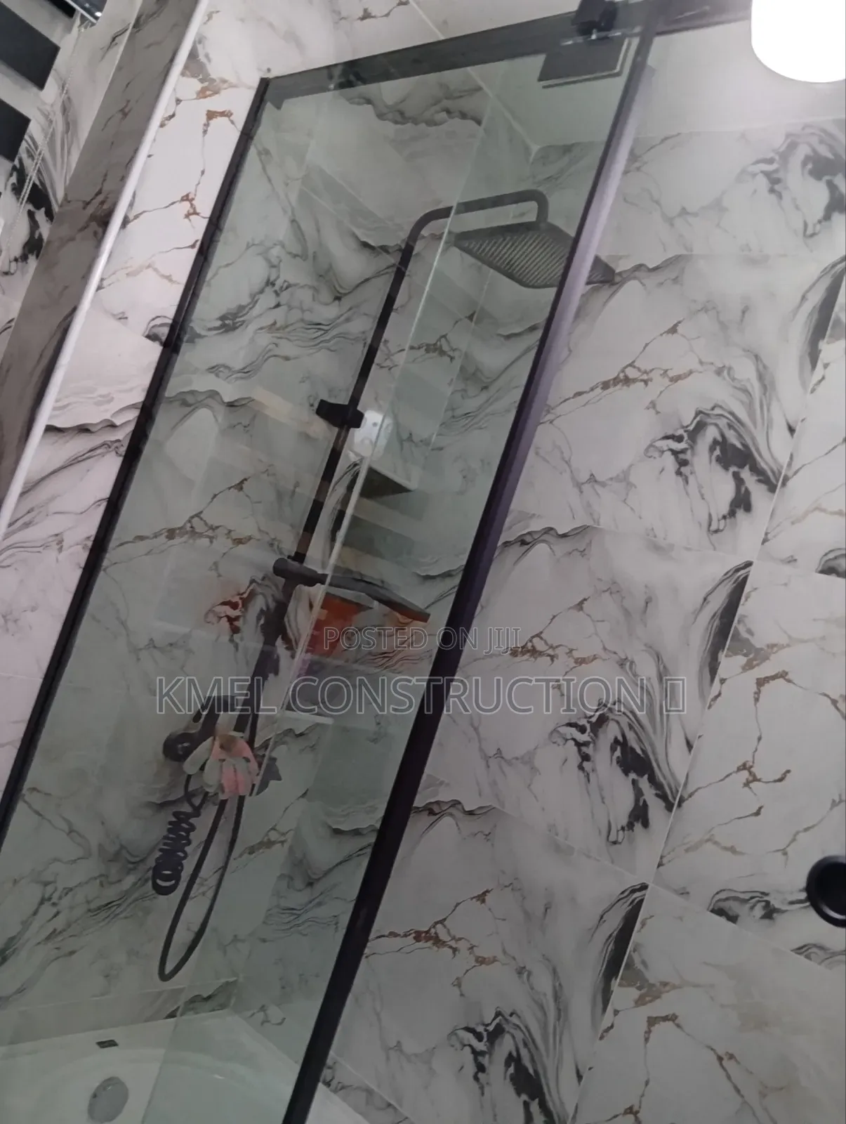 Elegant Frameless Shower Screen.