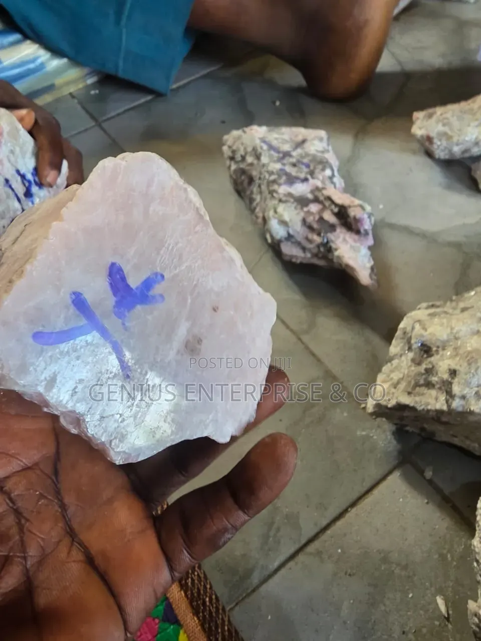 1Ton High-Grade Lithium Ore/Lepidolite Rock. For Ion Battery Producti