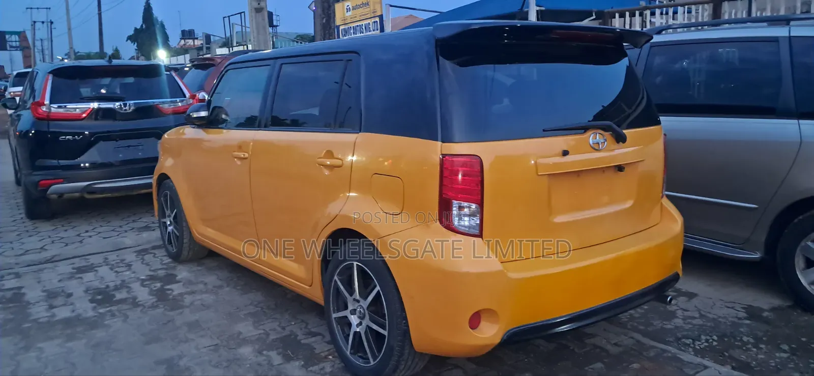 Scion xB 2014 Orange