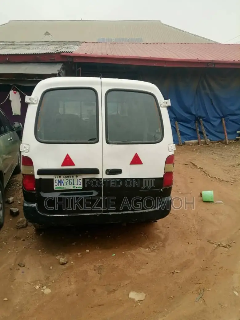 Toyota HiAce 2011 White