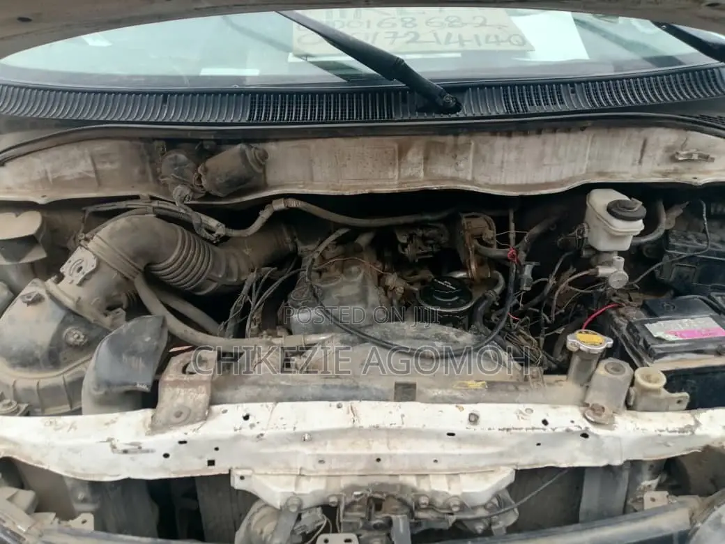 Toyota HiAce 2011 White