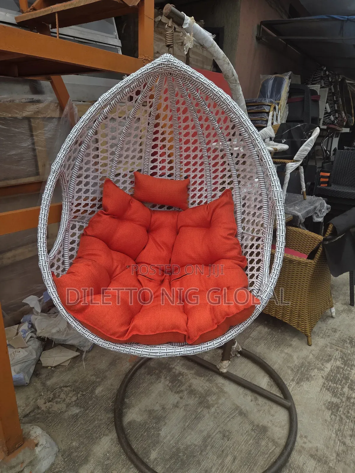 Comfortable Hanging Swing Egg Chair. Indoor and Outdoor