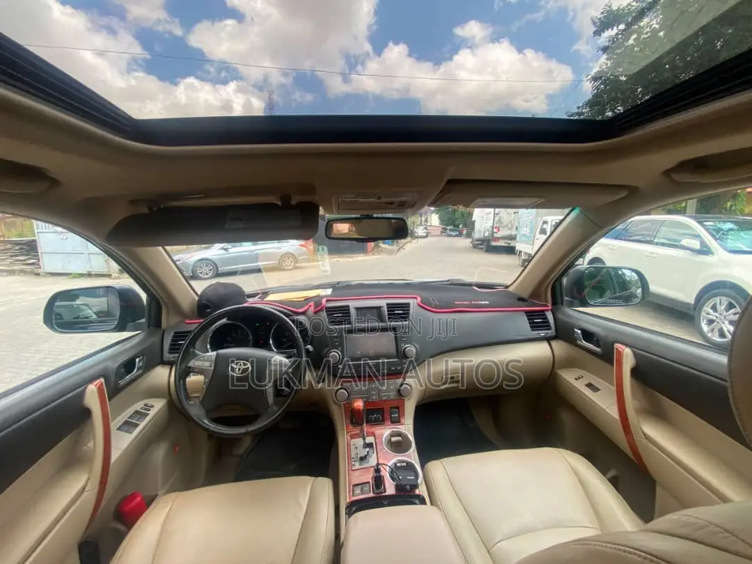 Toyota Highlander Limited 2010 Black