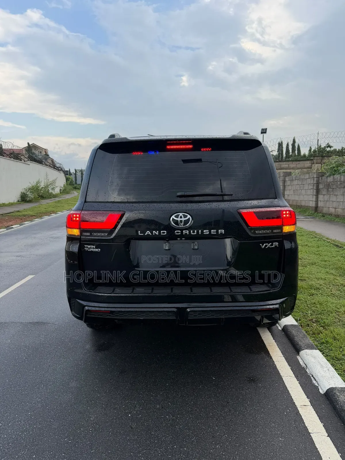 Toyota Land Cruiser LC300 2022 Black
