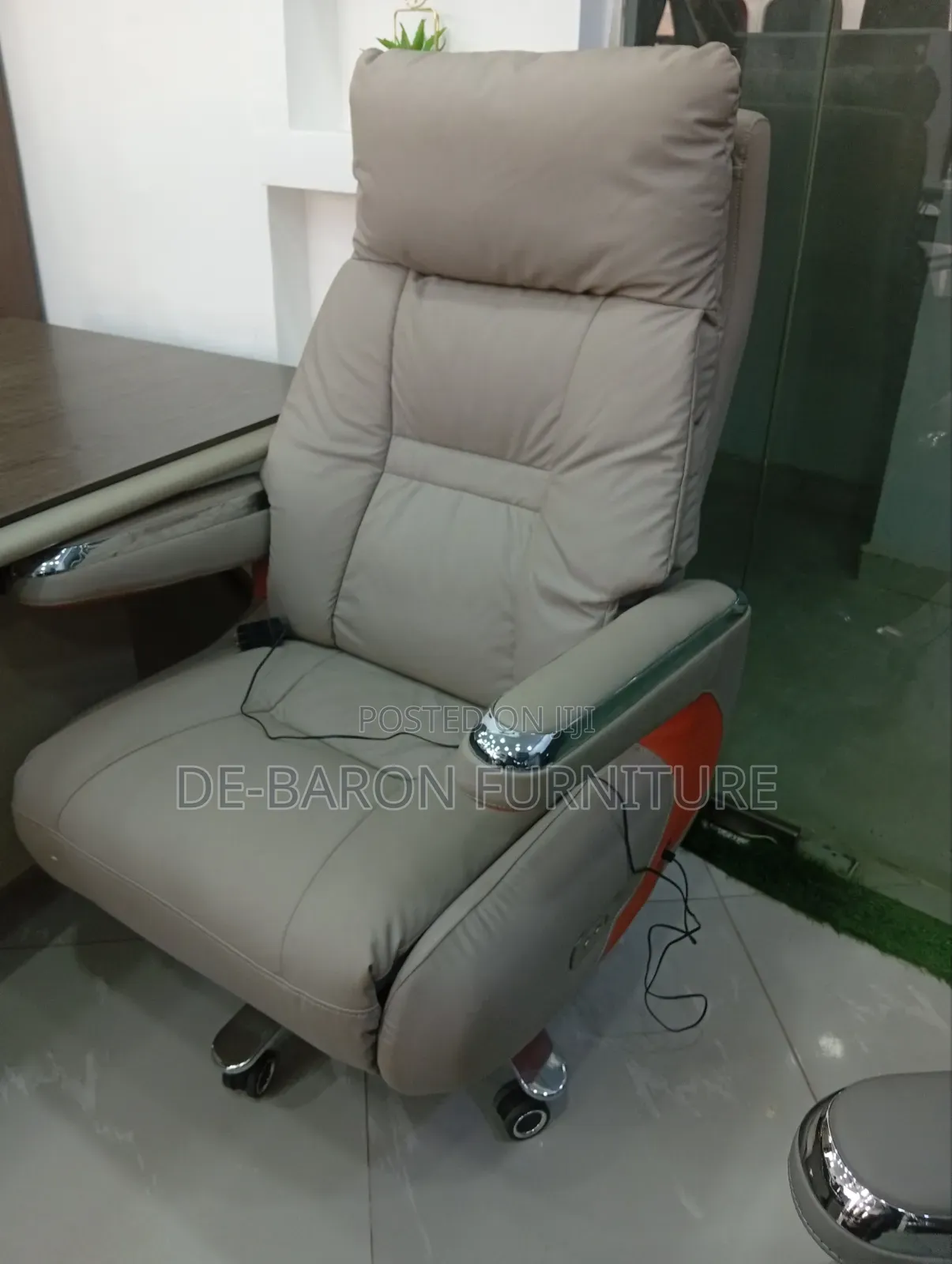 Standard Executive Ergonomic Chair With Legrest