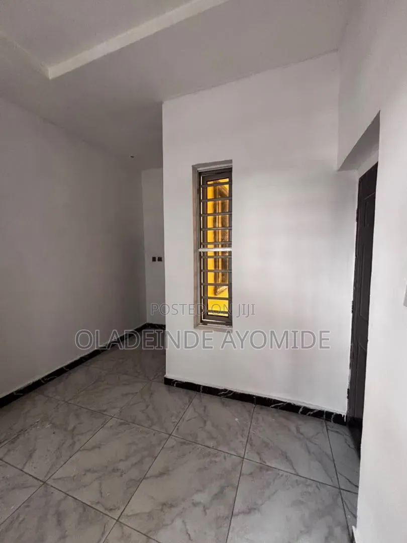 1bdrm Shared Apartment in Ikota Lekki for rent