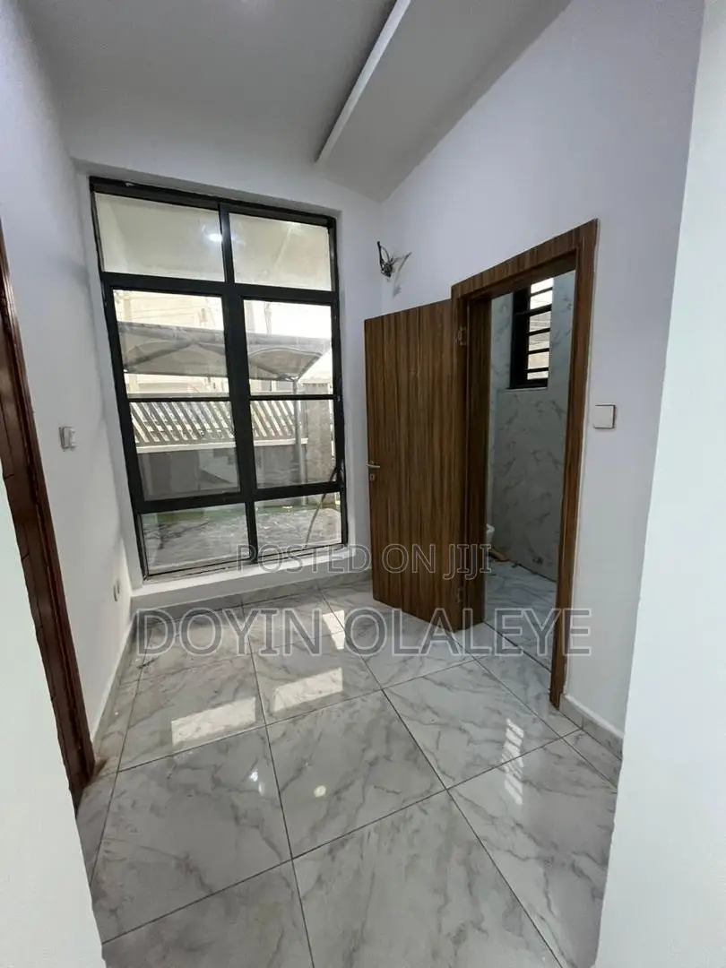 4bdrm Duplex in Ado / Ajah for sale