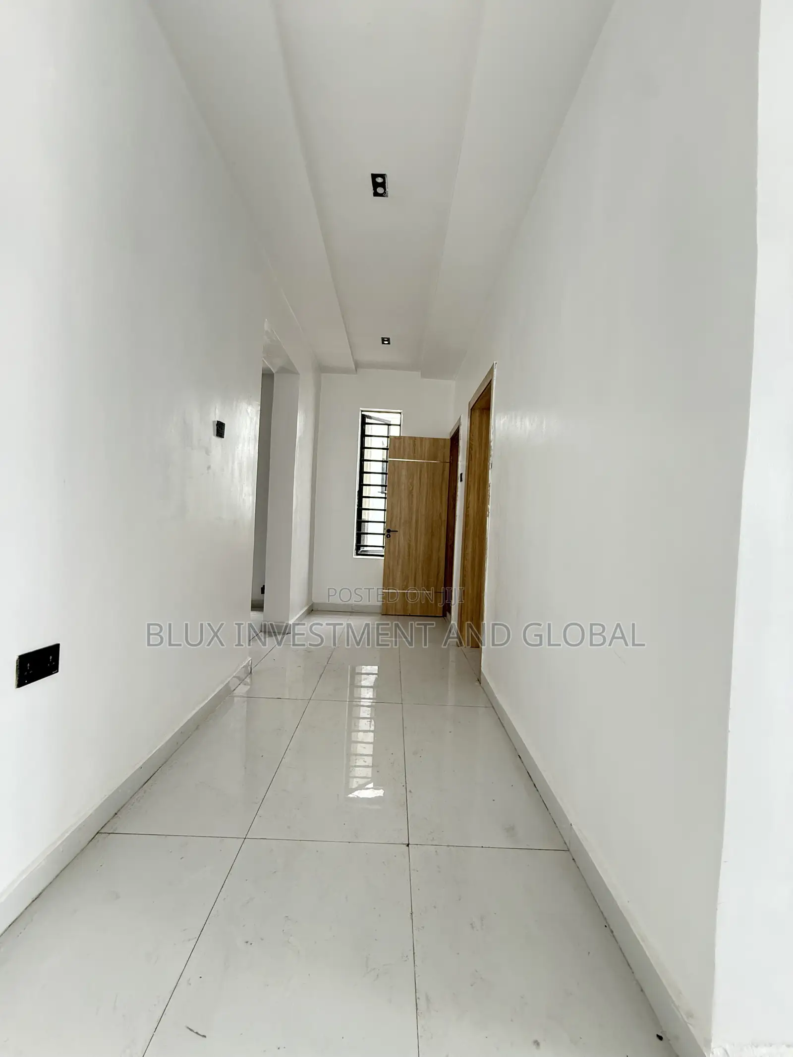 4bdrm Duplex in Ogombo for sale