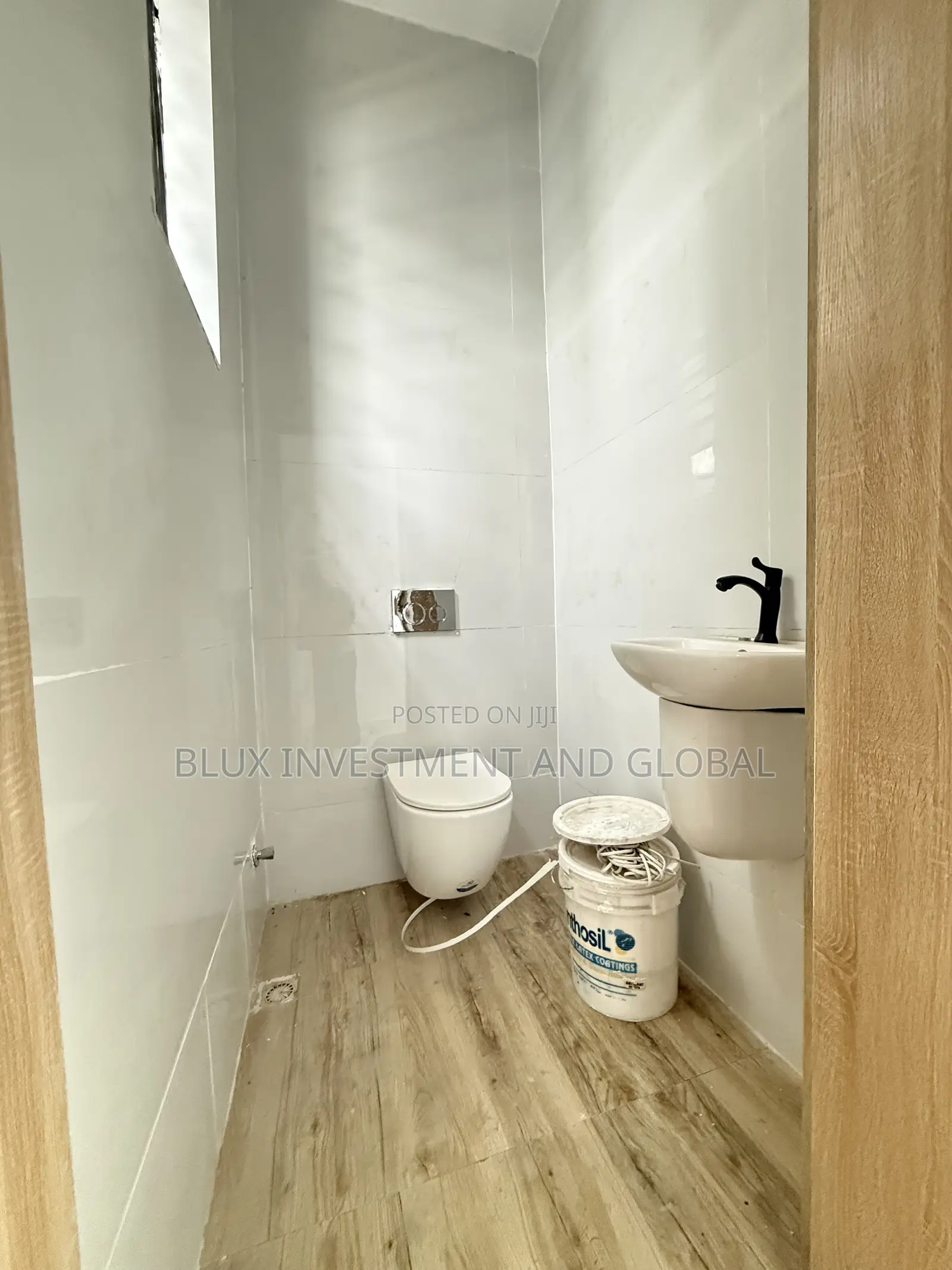 4bdrm Duplex in Ogombo for sale