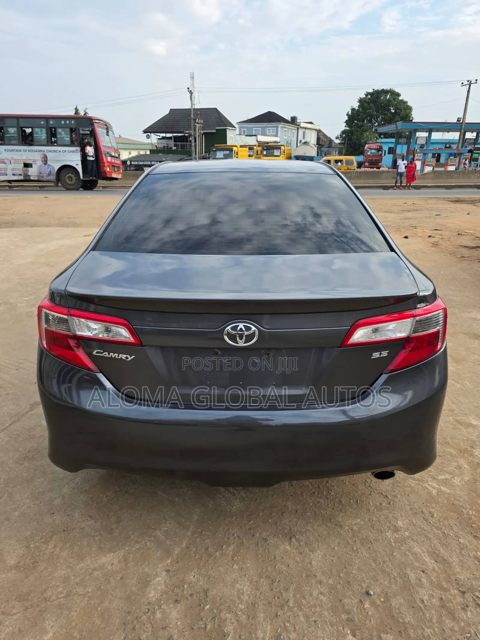 Toyota Camry SE 4dr Sedan (2.5L 4cyl 6A) 2013 Gray
