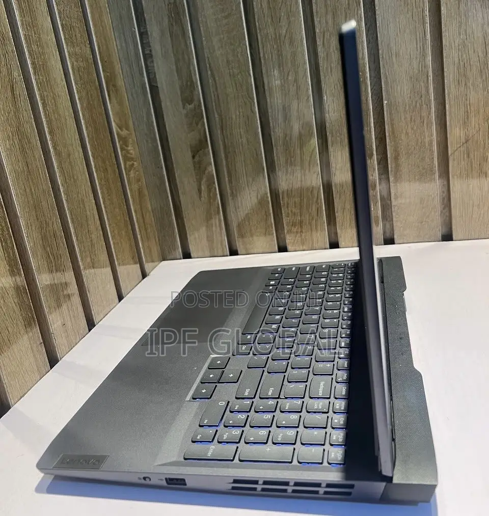 Laptop Lenovo LOQ 15IRH8 16GB Intel Core i5 SSD 512GB