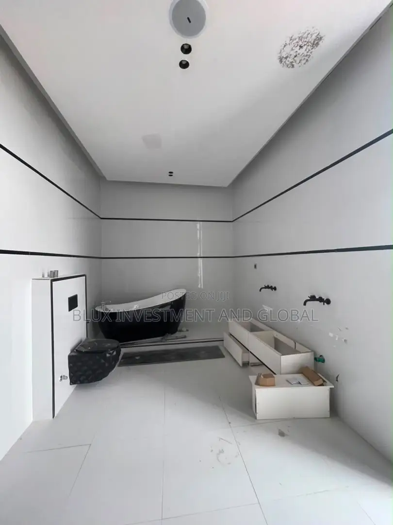 6bdrm Duplex in Osapa london for sale