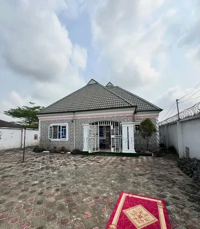 3bdrm Bungalow in Rumuekini Port for sale