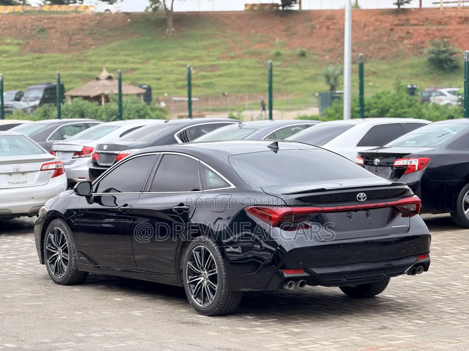 Toyota Avalon 2022 Black