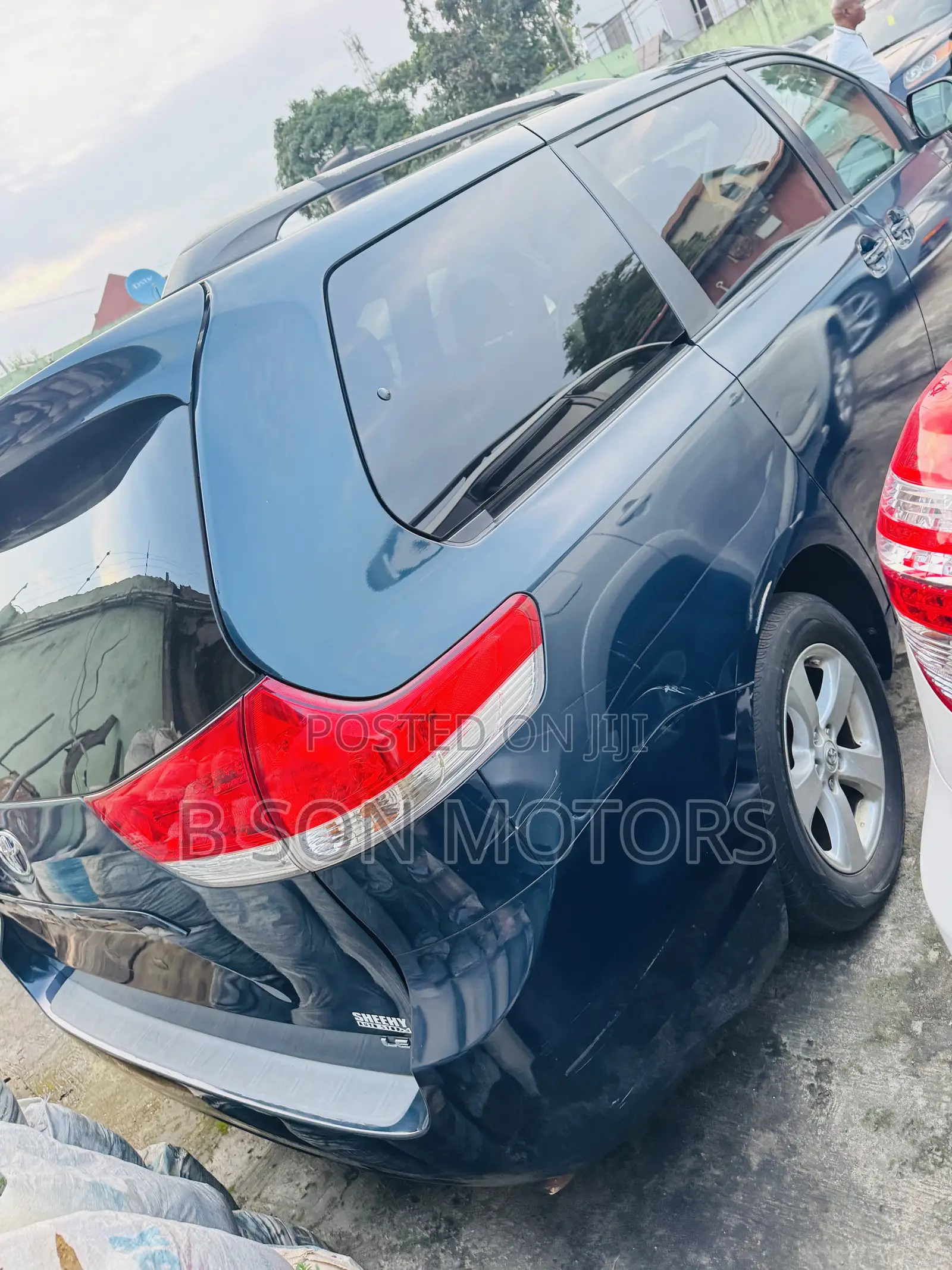 Toyota Sienna LE 7 Passenger Mobility 2012