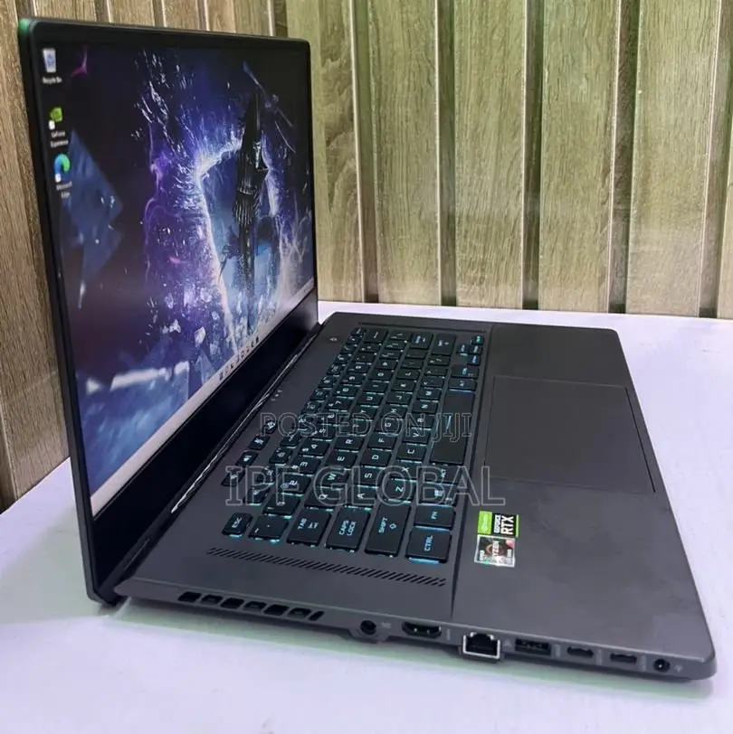 Laptop Asus ROG Zephyrus G16 16GB AMD Ryzen 7 SSD 1T