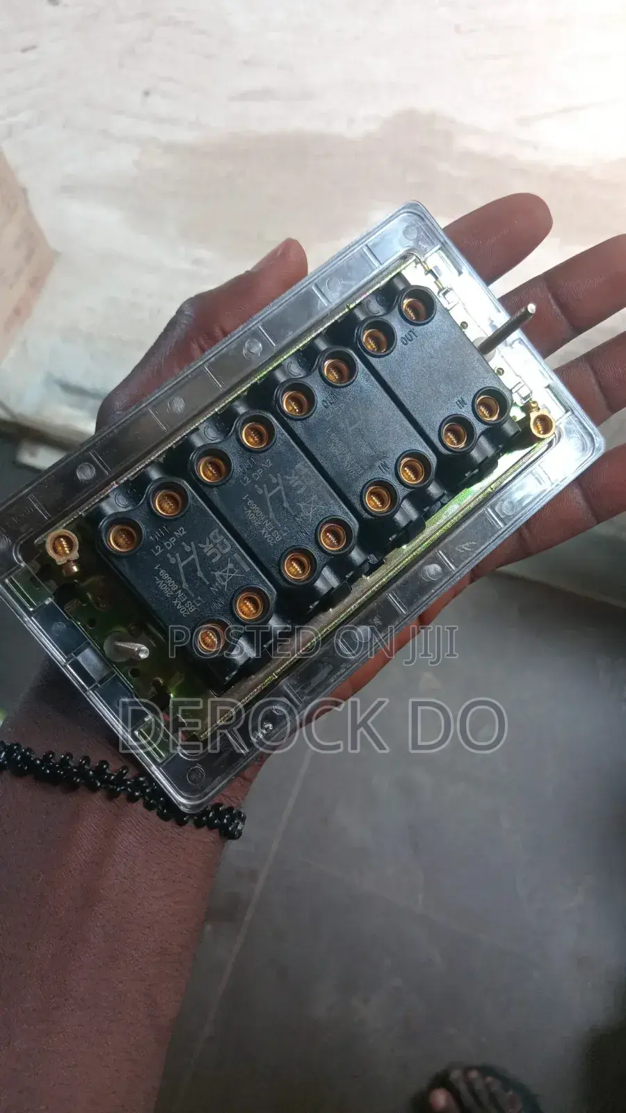 4 to 9 to 12 Gang Switch