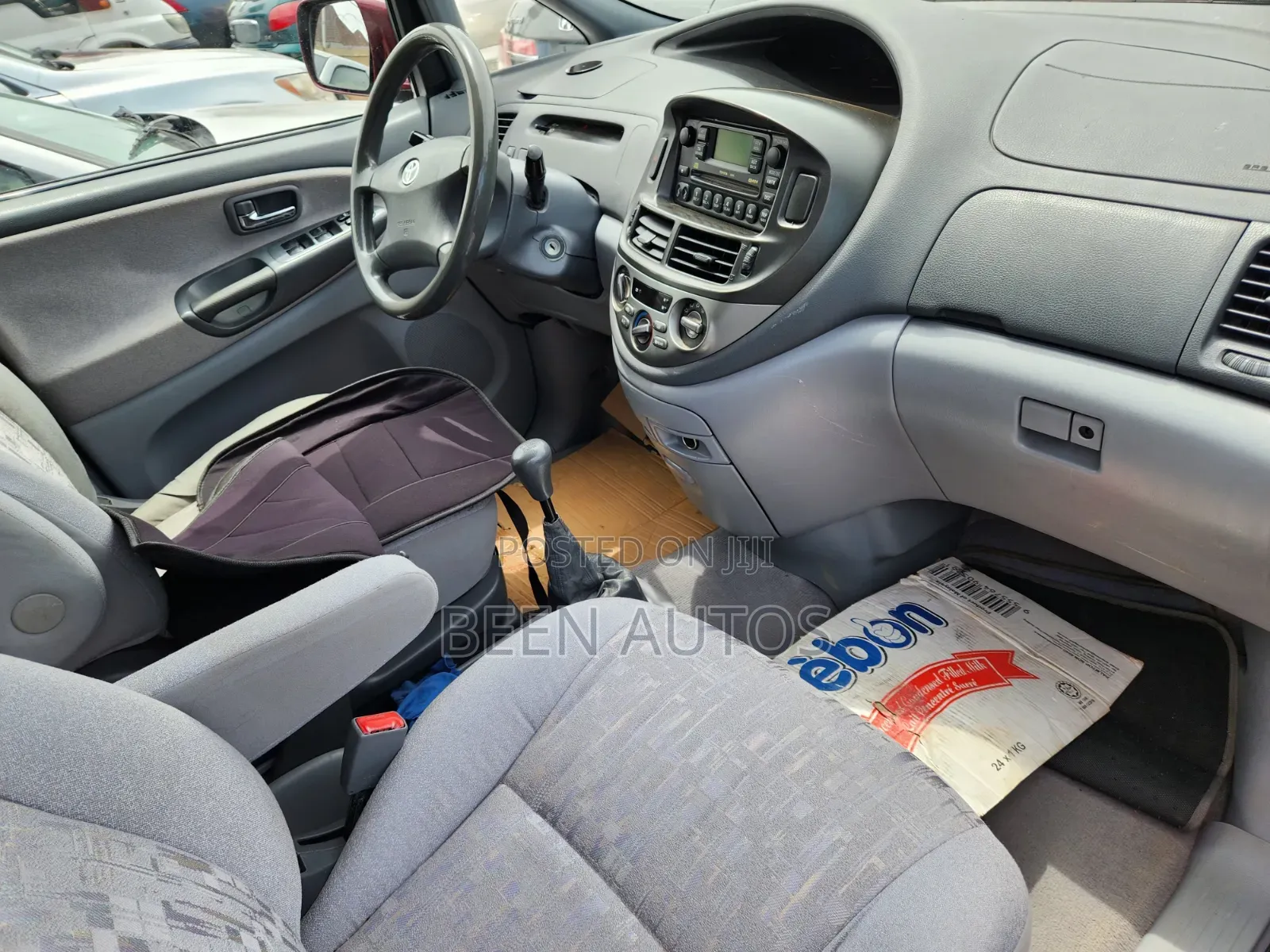 Toyota Previa 2001 Red