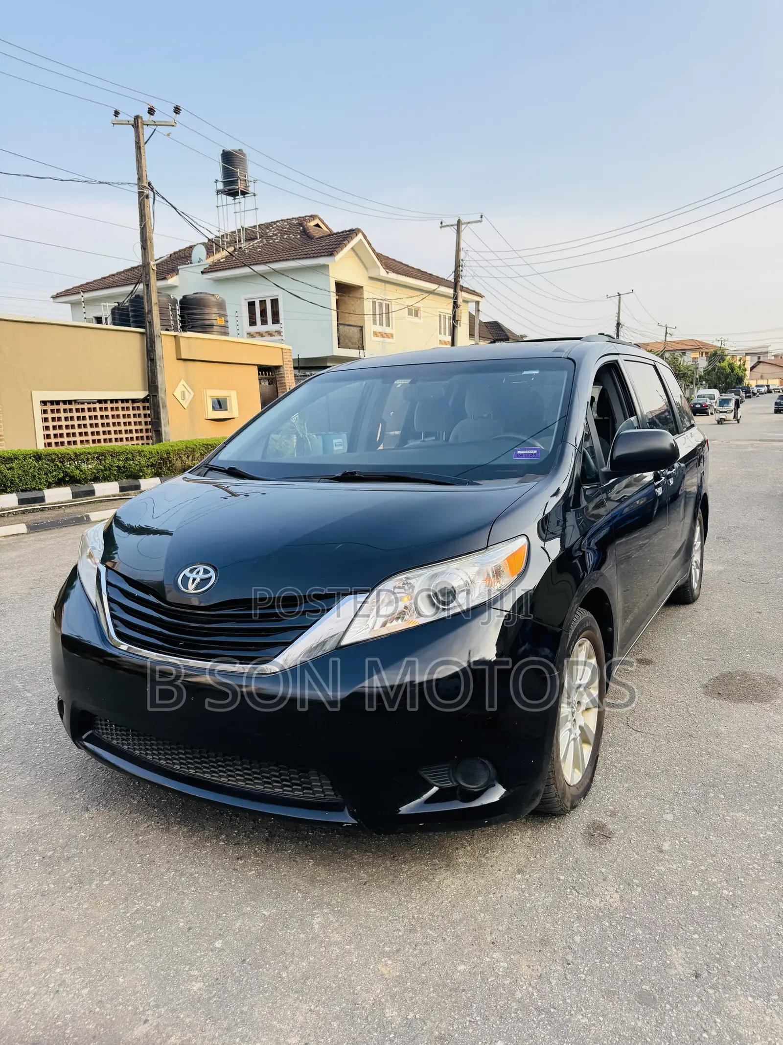 Toyota Sienna LE 7 Passenger (3.5L 6cyl 6A) 2016 Black