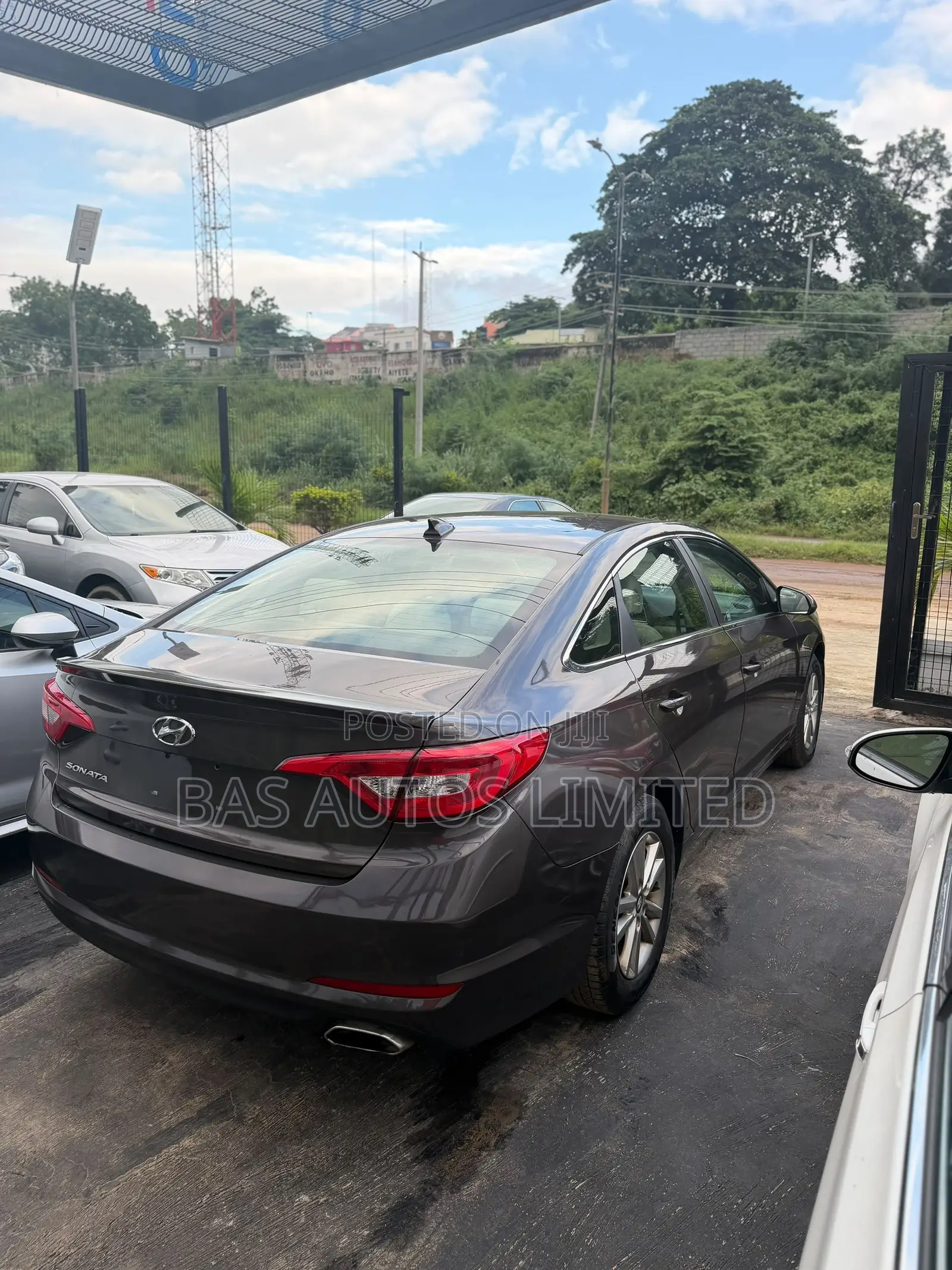 Hyundai Sonata Base Sedan FWD (2.4L 4cyl 6A) 2016 Brown
