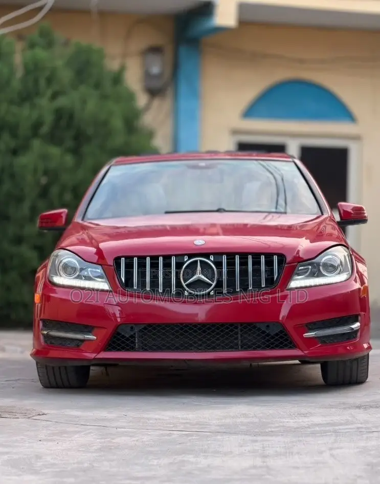 Mercedes-Benz C350 2013 Red