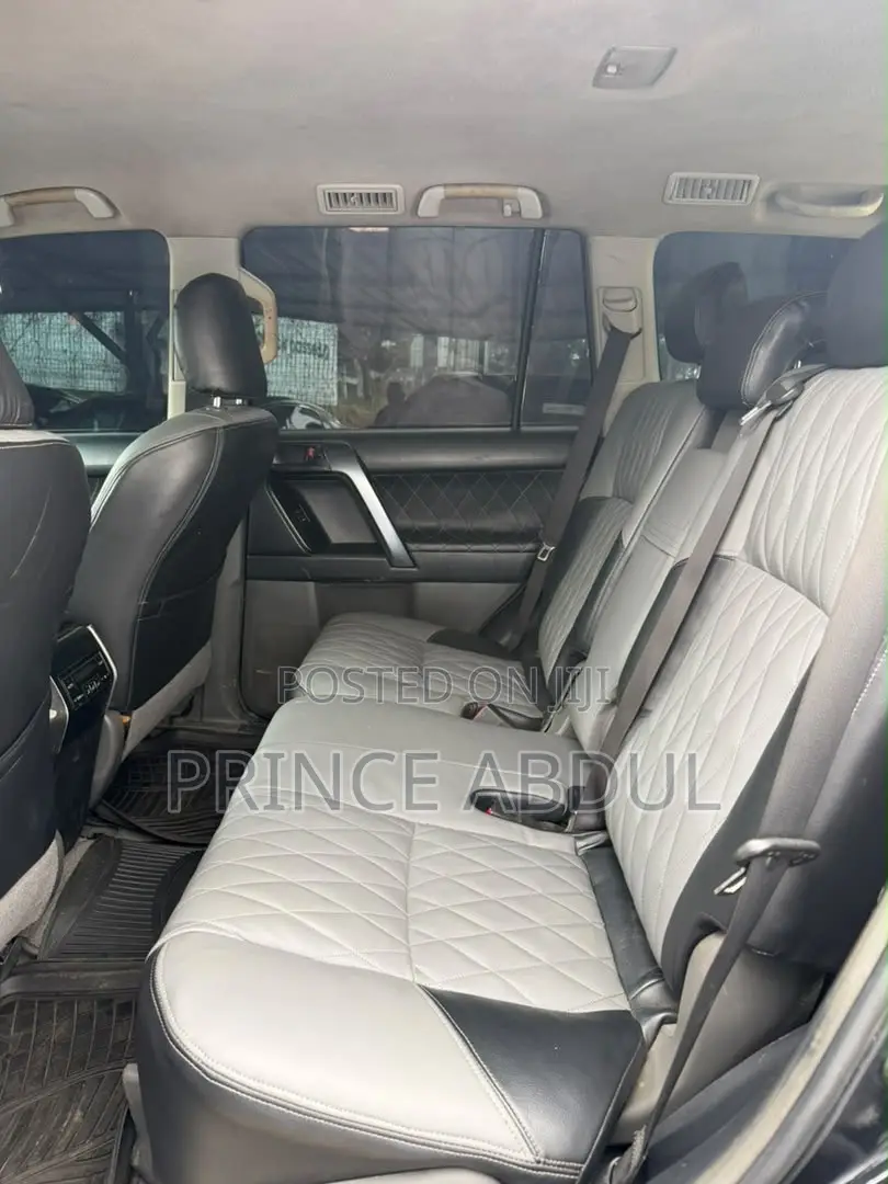 Toyota Land Cruiser 2018 Black