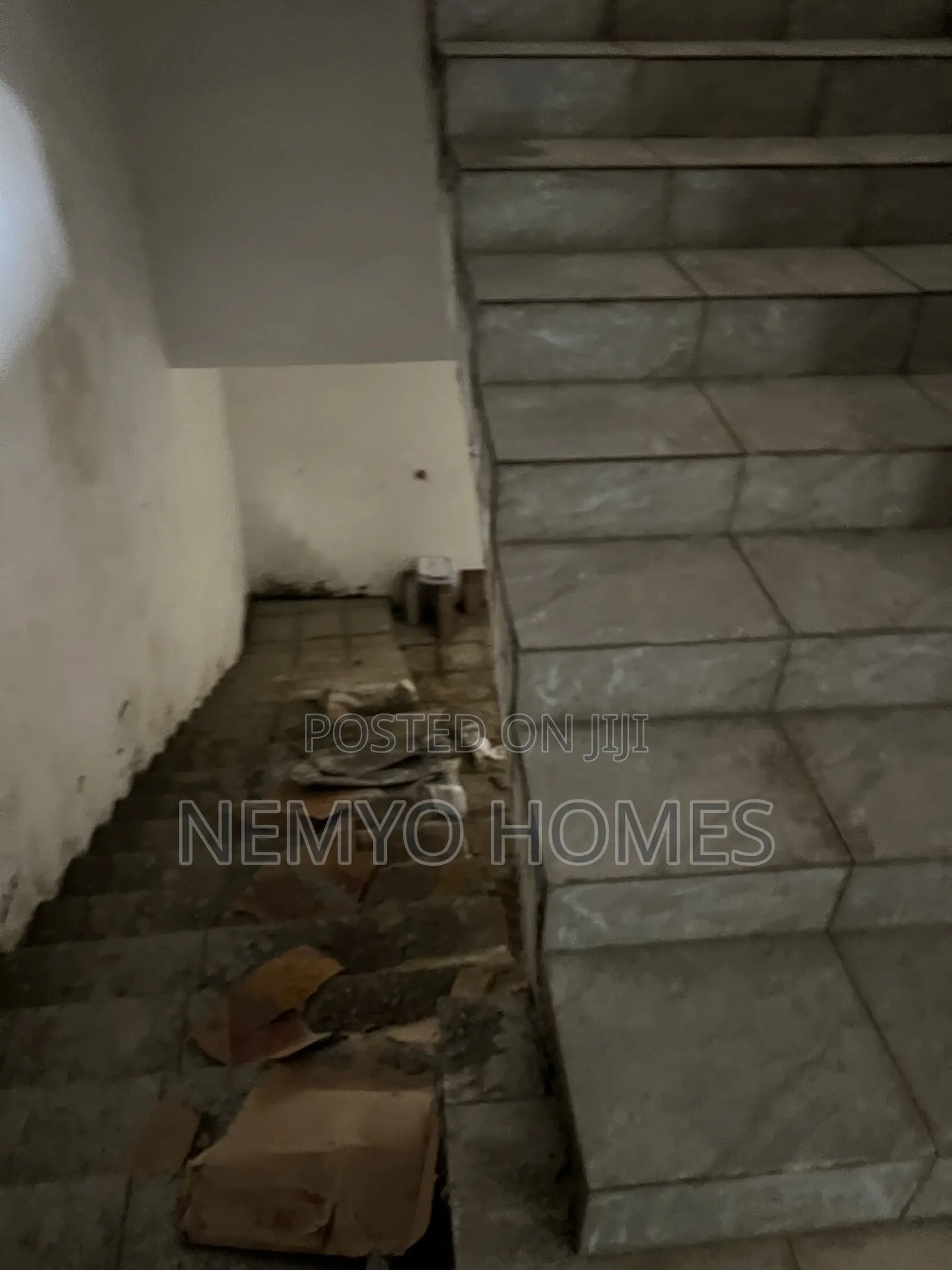 4bdrm Duplex in Kaura for sale