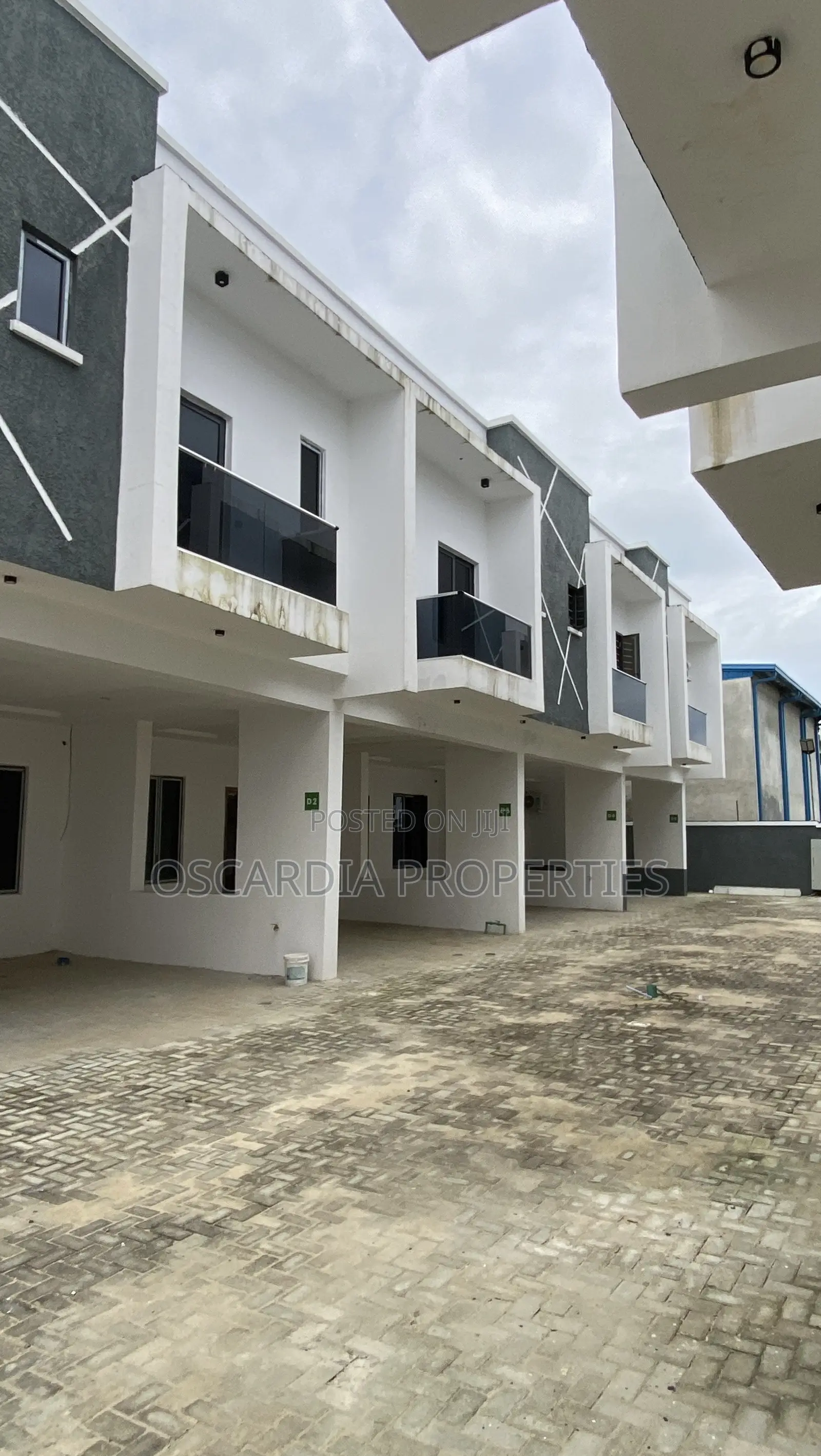 4bdrm Townhouse/Terrace in Lekki Scheme 2, Ogombo for sale