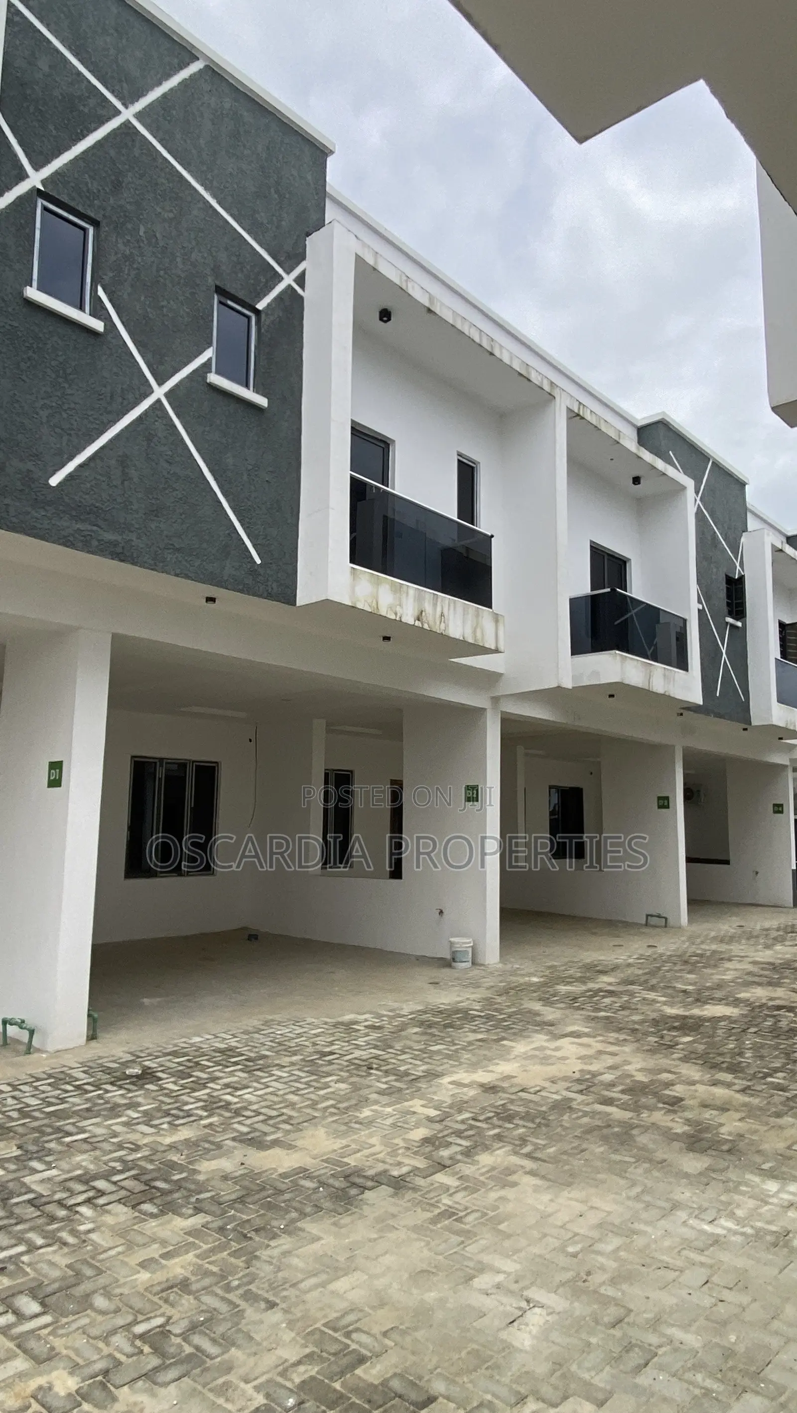 4bdrm Townhouse/Terrace in Lekki Scheme 2, Ogombo for sale