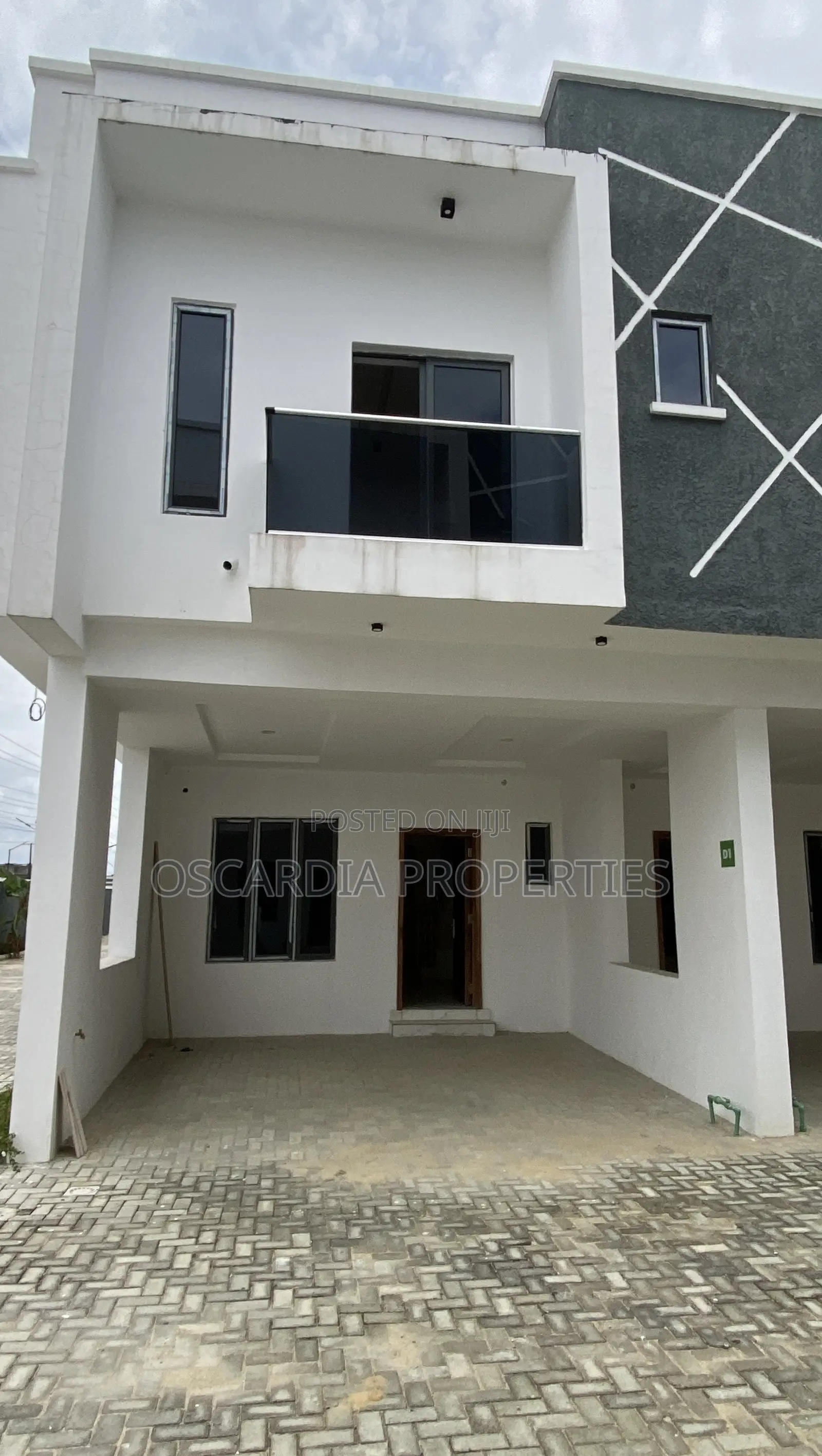 4bdrm Townhouse/Terrace in Lekki Scheme 2, Ogombo for sale