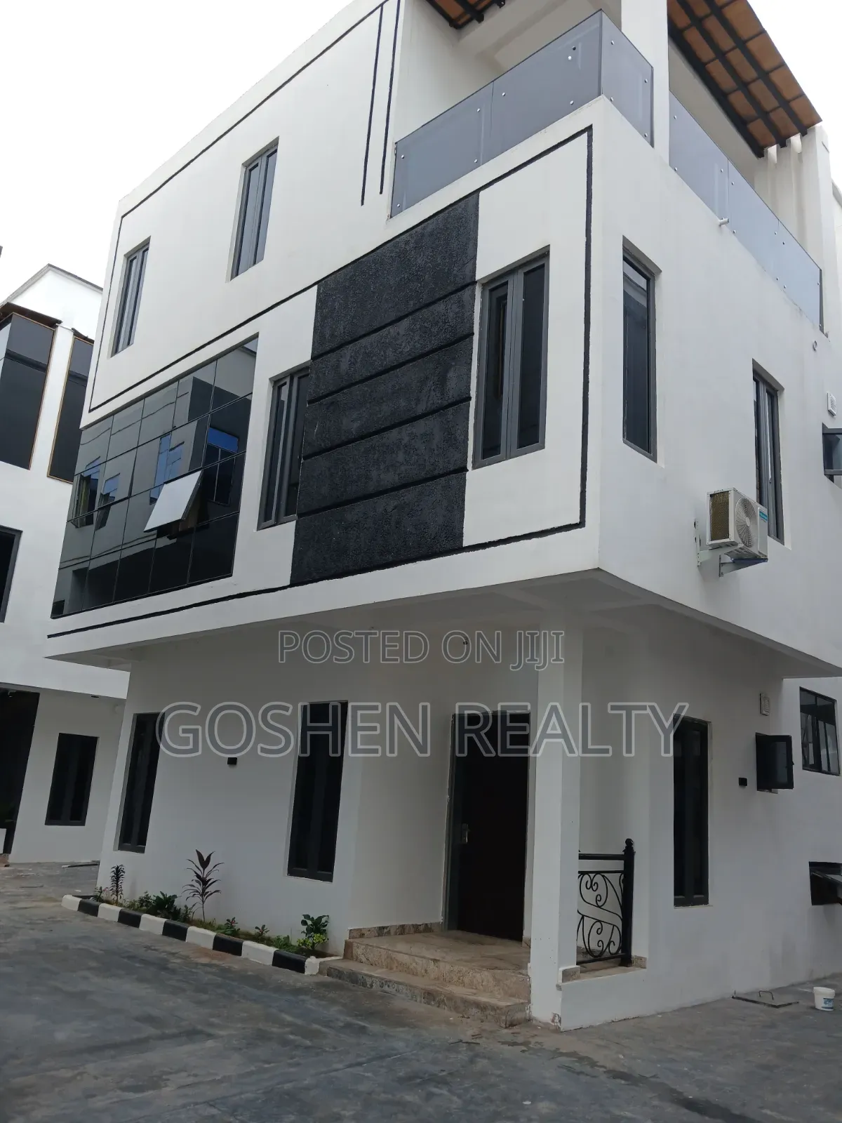 Furnished 5bdrm Duplex in Jahi for sale