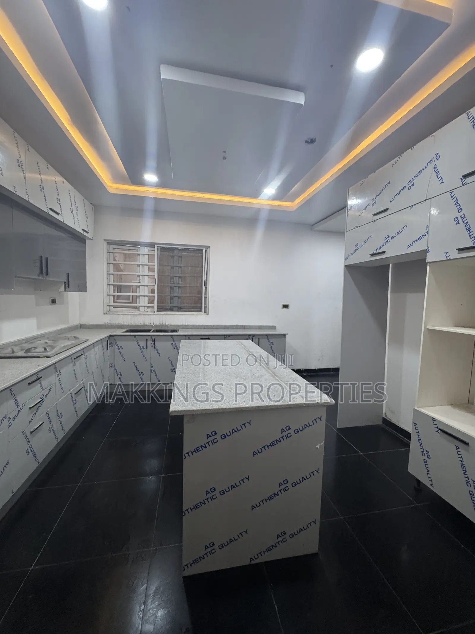 5bdrm Duplex in Lekki Phase 1 for sale