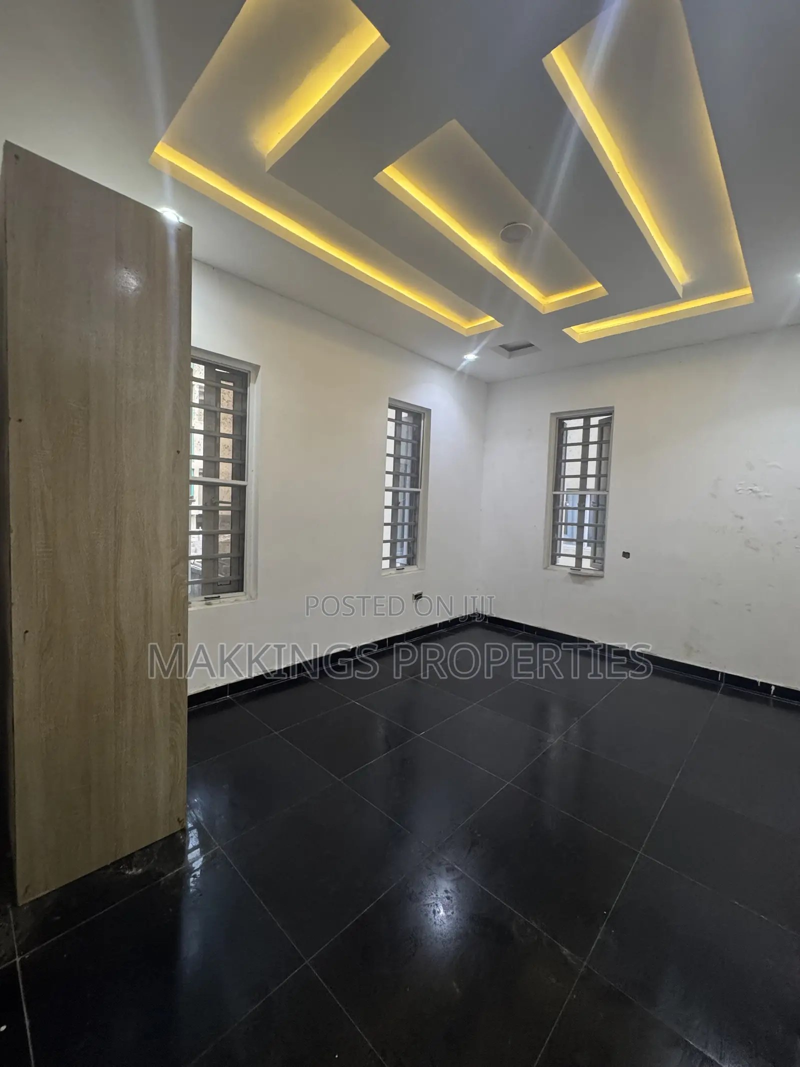 5bdrm Duplex in Lekki Phase 1 for sale