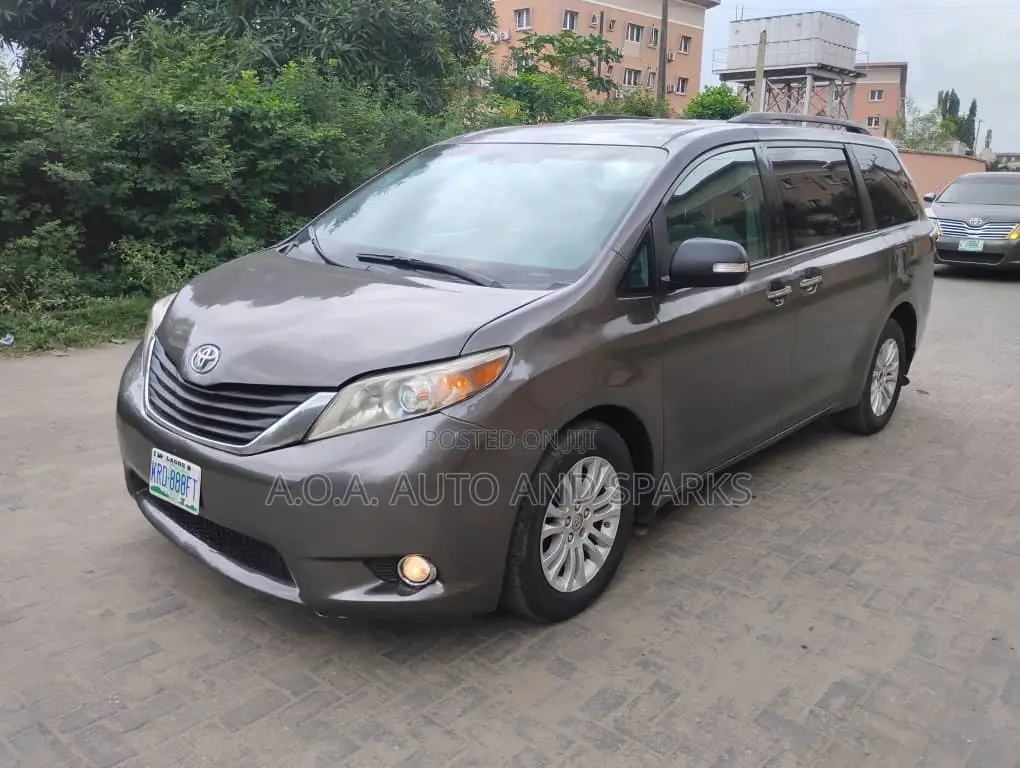 Toyota Sienna 2016 Gray