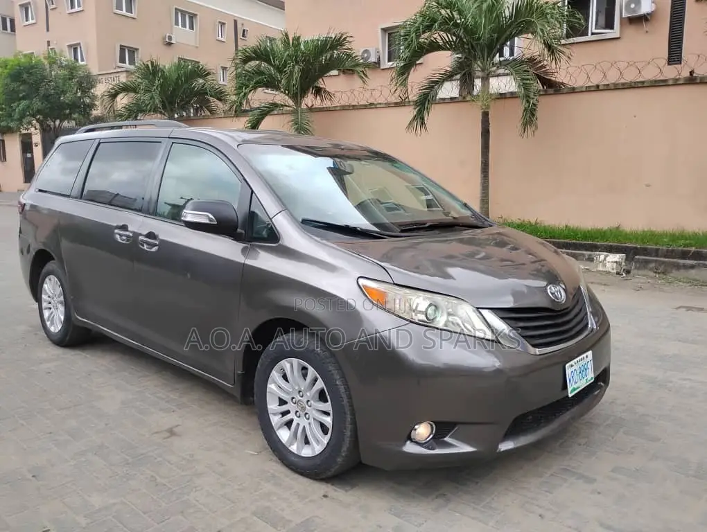 Toyota Sienna 2016 Gray