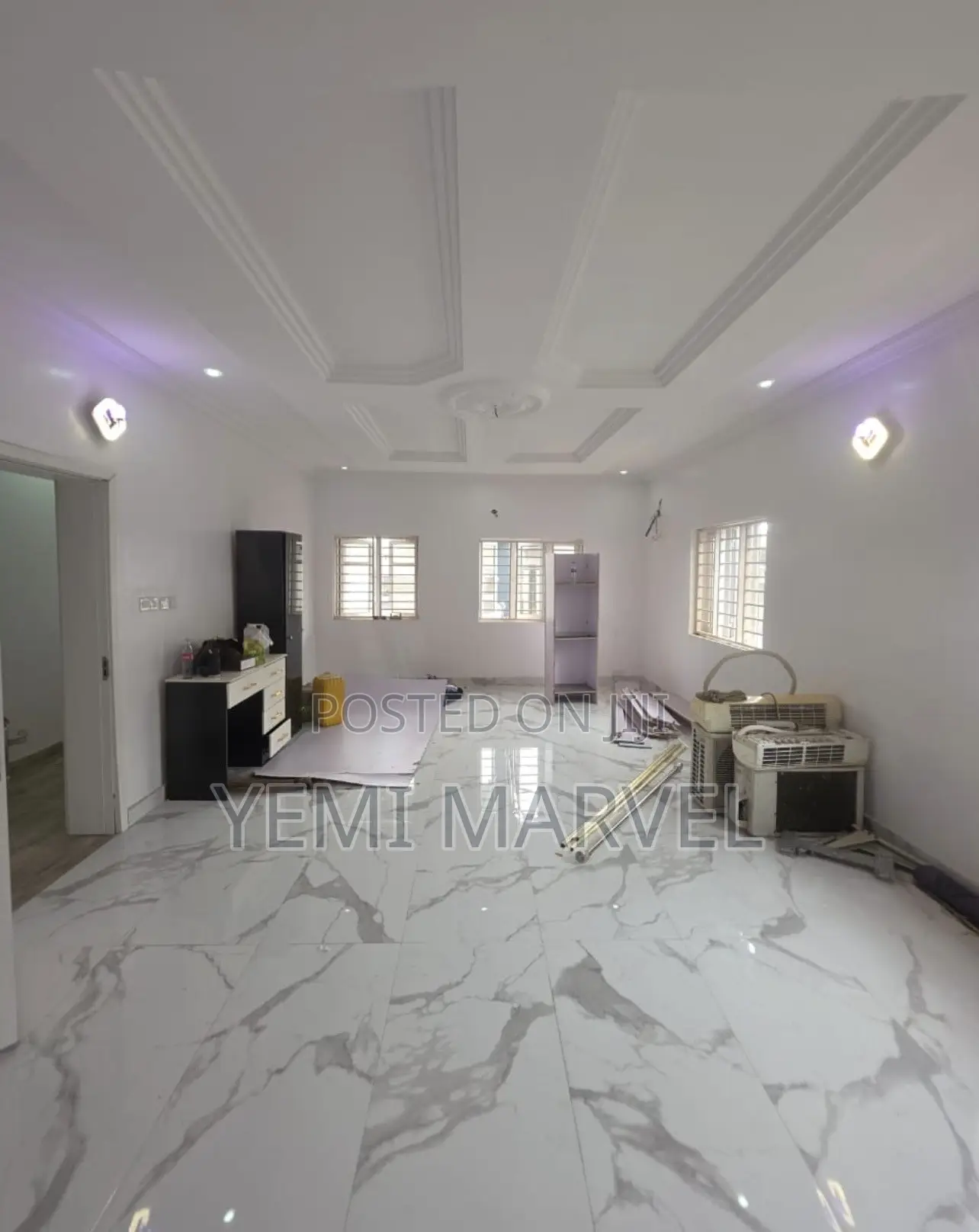 2bdrm Block of Flats in At The Back Of Royal for rent