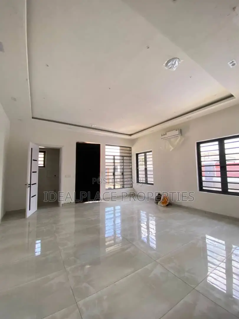 4bdrm Townhouse/Terrace in Victoria Island for sale